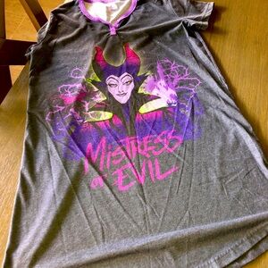 Malevolent 💜 Disney Mistress of Evil Graphic nightgown Sz s women